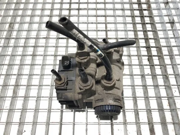 Käytetty EBS-modulaattoriventtiili OEM 1747137 DAF XF FT 460 image 2
