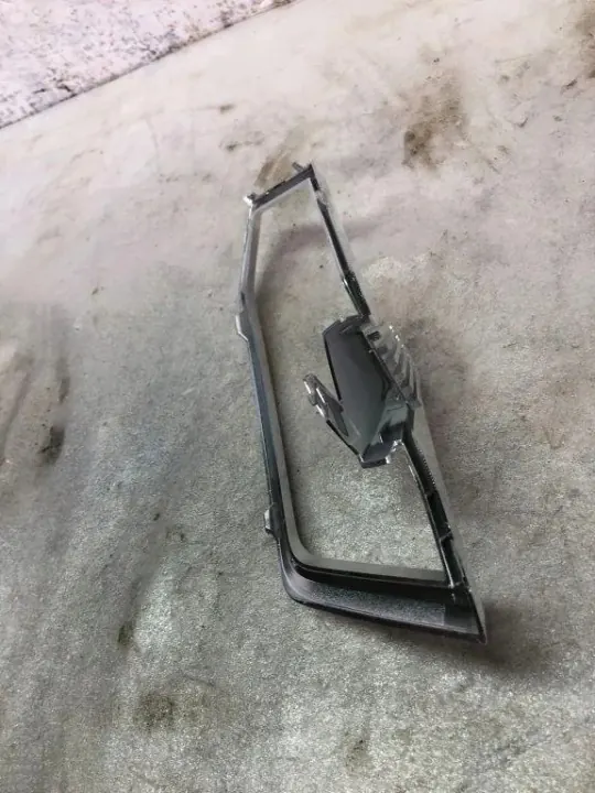 Cache phare droit VW TOURAN (5T1) OEM 1417000558 image 3