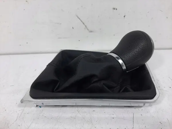 VW PASSAT B8 2.0TDI Gear Shift Boot 3G1711113 image 3