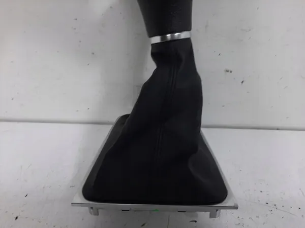 VW PASSAT B8 2.0TDI Gear Shift Boot 3G1711113 image 9