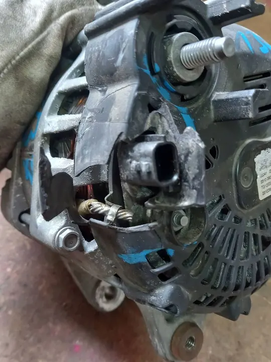 Vaihtovirtageneraattori Nissan Micra K14 OE 231009092R image 3