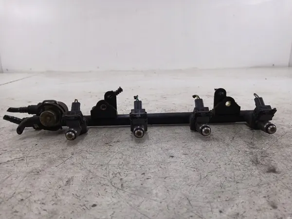 FORD FIESTA MK6 1.3 RAIL D'ALIMENTATION 2N1U9F593KA image 3