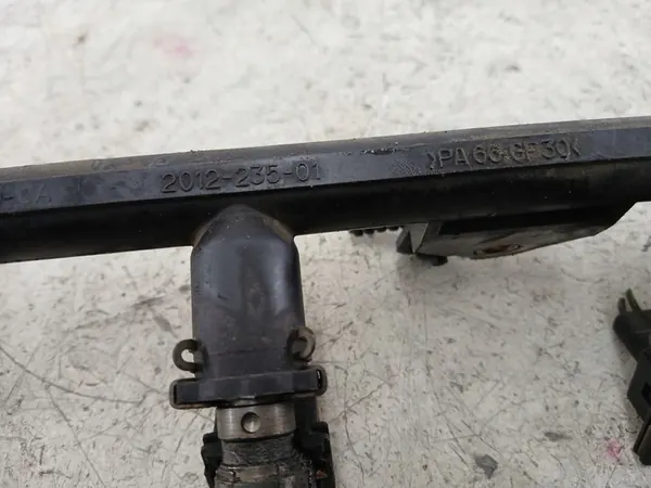 FORD FIESTA MK6 1.3 RAIL D'ALIMENTATION 2N1U9F593KA image 6