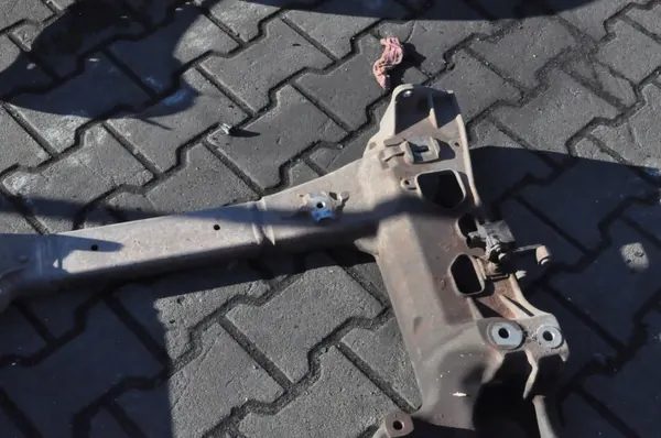 OEM 422160 Aston Martin Vantage 4.7 Jousitusvivut image 3