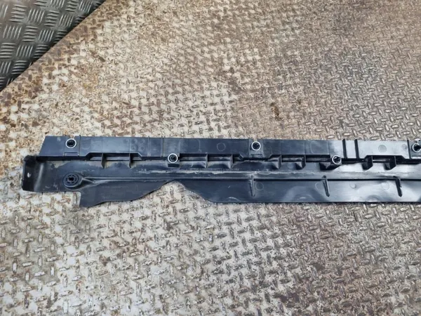Refuerzo de umbral Tesla Model Y OEM 149774500C - Usado image 8