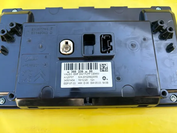 Écran tactile OEM 9836623980 pour Peugeot 208 II image 3