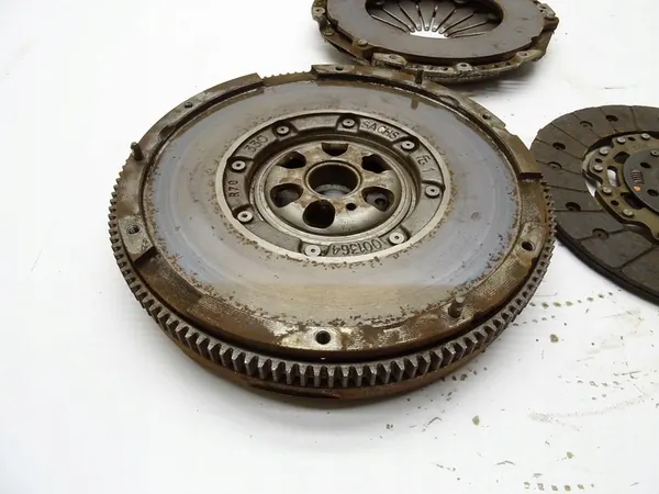 Volante bimassa completo 1.4 TSI VW Polo V 6R OEM image 7