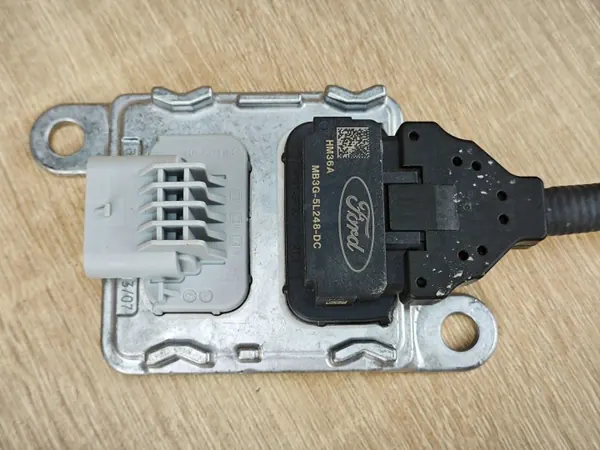 Sensor NOx OEM MB3G5L248DC para VW Amarok II image 4