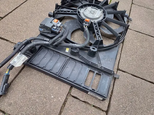 PEUGEOT 508 I Carcasa Completa con Ventilador image 3