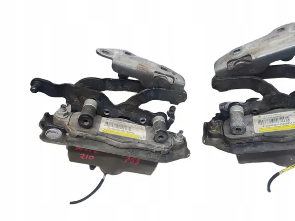Mercedes W212 Motorhaubenscharnier Set OEM A2129066301 image 3