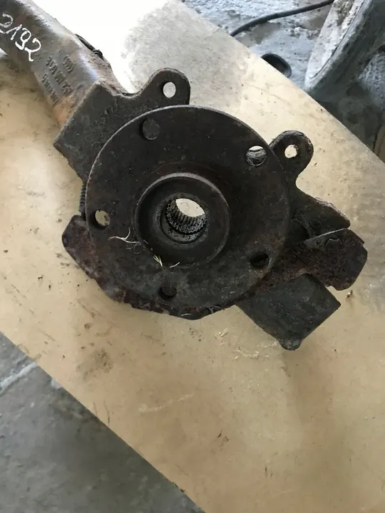 VW PASSAT B5 Mozzo Anteriore Sinistro 1.8B image 3