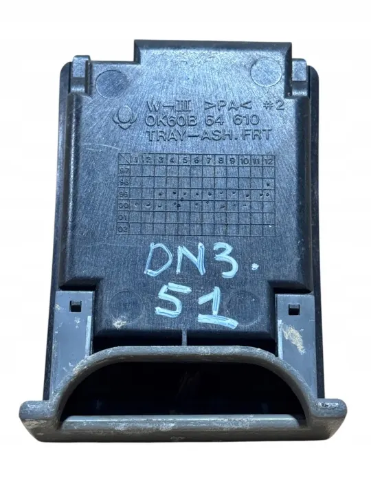 Kia Askfat OEM 0K60B64610 - Begagnat Skick image 3