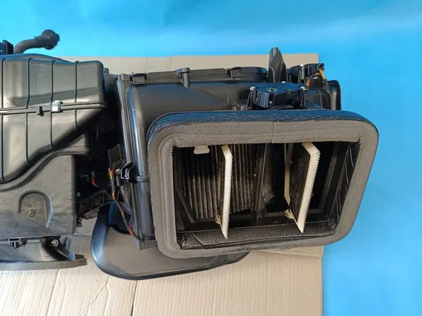 AUDI A4 B9 AVANT 2.0 TFSI 150KW 2023 Verwarming 8W1820001AK image 8