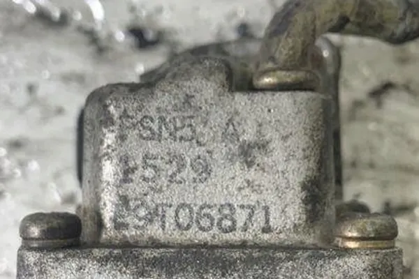 Carburateur MAZDA 626 I COUPE 2.0L benzine image 2