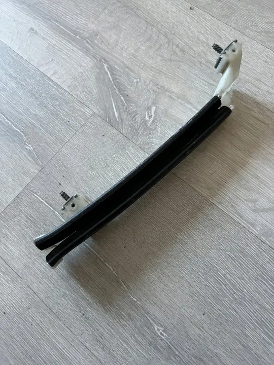 Guide de vitre arrière droit OEM 822186141R 822166457R image 6