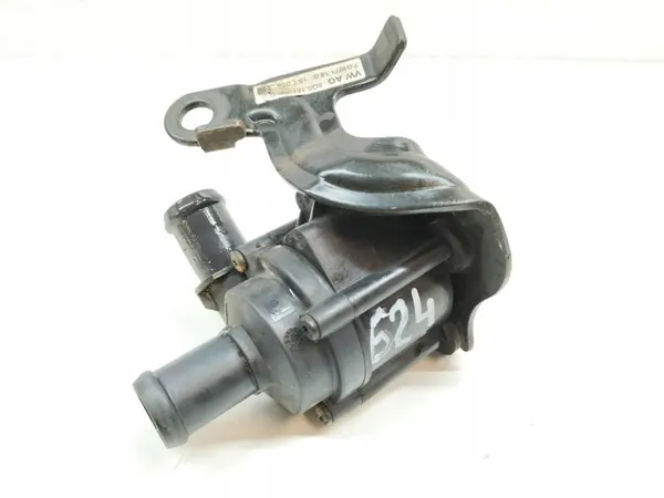 Waterpomp 5Q0965561B 2.0 TDI Skoda Superb III (2015-) image 2