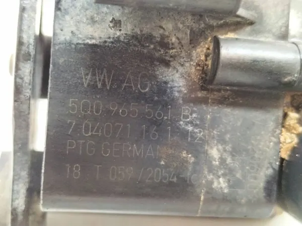 Waterpomp 5Q0965561B 2.0 TDI Skoda Superb III (2015-) image 3