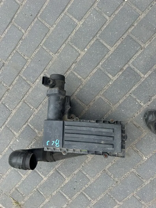 VW Amarok 3.0 TDI Ilmansuodattimen Kotelo 256227 image 4