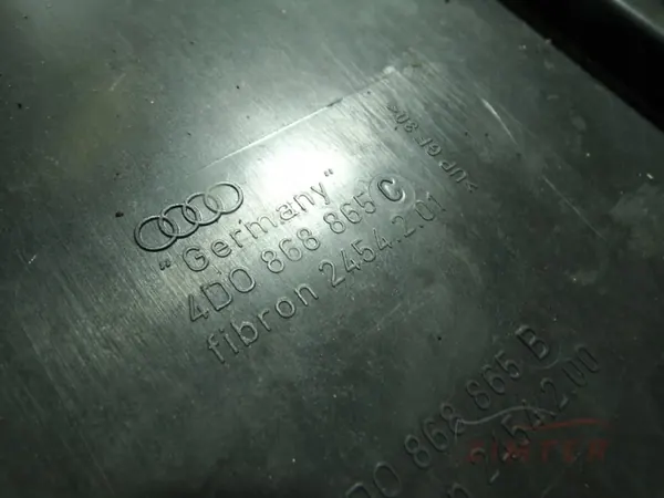 Garniture coffre Audi A8 D2 OEM 4D0868865C - Occasion image 3