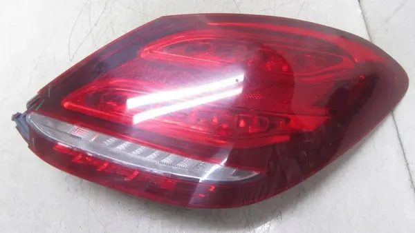 RECHTER ACHTERLICHT MERCEDES C-KLASA W205 A2059061457 image 2