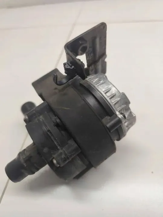 Pompe de circulation d'eau Peugeot OEM 0392024018 image 3