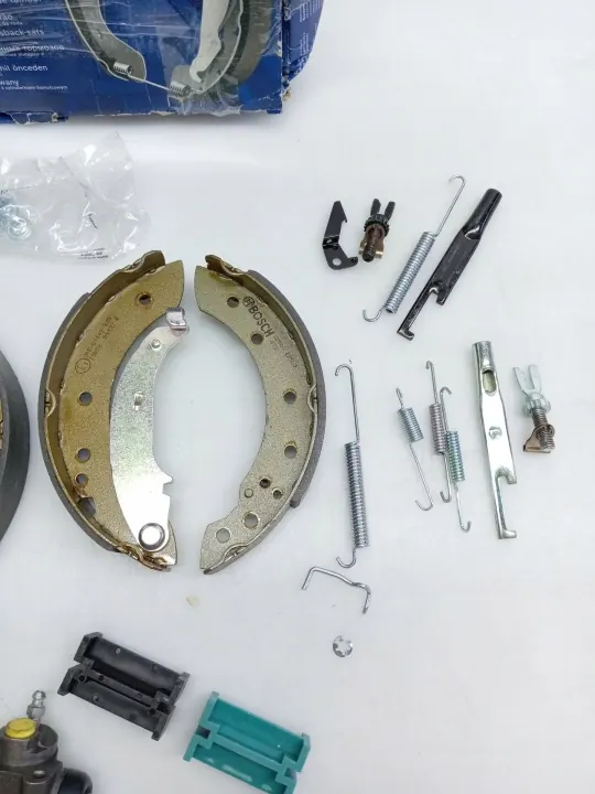 Jeu de plaquettes Bosch OEM 0 204 114 554 image 4