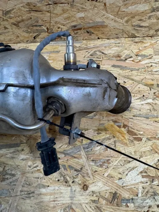 OEM 9825522080 Gebrauchter Peugeot Katalysator image 5