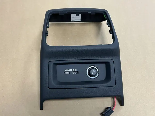 Audi USB-pistorasia OEM 5Q0035726L A4 A5 8W:lle image 2