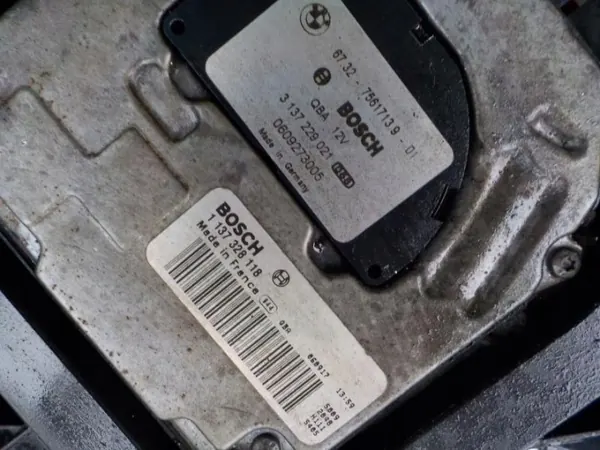 BMW Radiatorventilator OEM 1137328118 - Gebruikt image 3