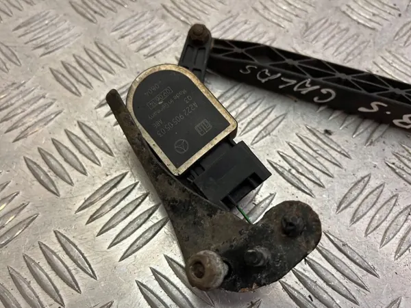 Mercedes-Benz S W222 Niveausensor hinten OEM A2229050503 image 3