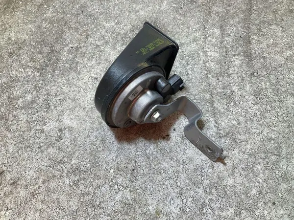 Bocina Hyundai Kona II OEM 96621BE000 - Usado image 5