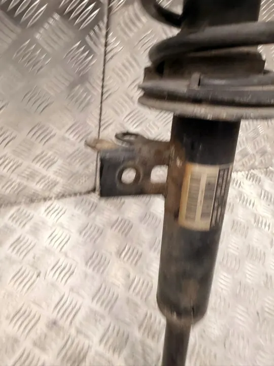 Etujousi Oikea OEM 6797766 BMW F10 F11 image 4