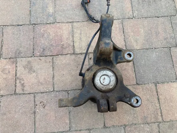 MERCEDES W639 Höger Styrknut A6393301332 image 2