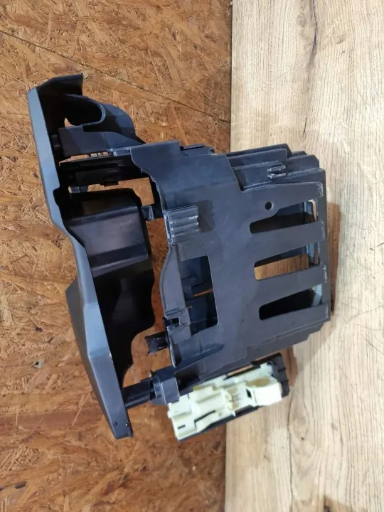 BMW Motorregelaar-beugel OEM 8650889 image 3