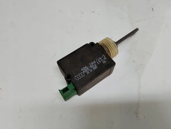 AUDI Lock Actuator 4B5962115B image 3