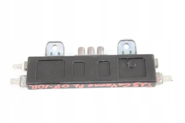 Porsche OE Antennivahvistin OEM 360213588 image 3