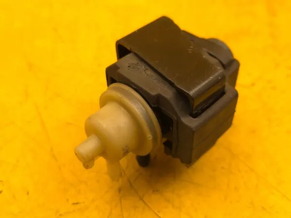 Vanne électromagnétique Audi RS6 C7 059906627P image 3