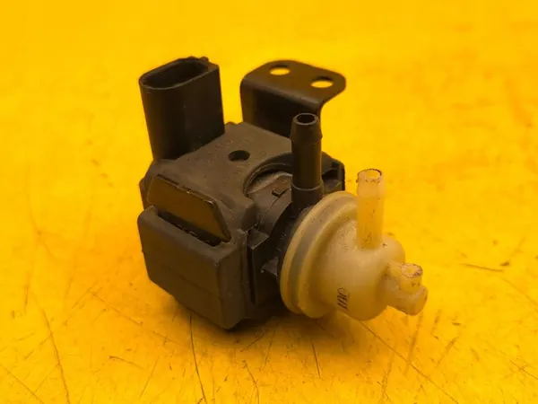 Vanne électromagnétique Audi RS6 C7 059906627P image 5