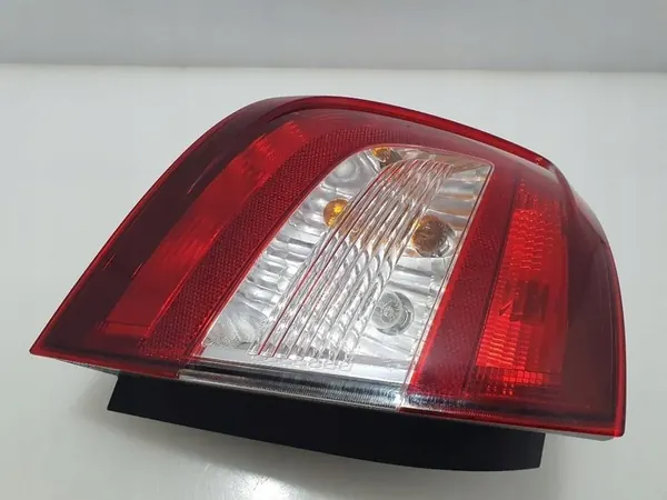 Skoda Rapid (NH) 2018 Luz Trasera Izquierda 5JH945095A image 7