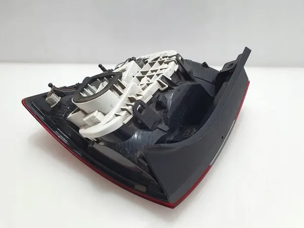 Skoda Rapid (NH) 2018 Luz Trasera Izquierda 5JH945095A image 9