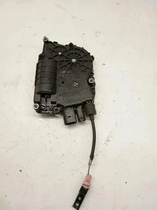 BMW 5 F10 Linker achterdeursluiting OEM 4153310400 image 4