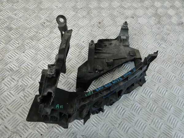 Suporte de Farol Audi OE 8R0 805 607 B image 2