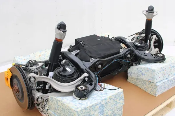 Viga suspensión trasera Audi E-Tron OEM 0EF901141T image 7