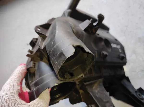 Luftfiltergehäuse OEM 9673061080 Peugeot Partner image 5