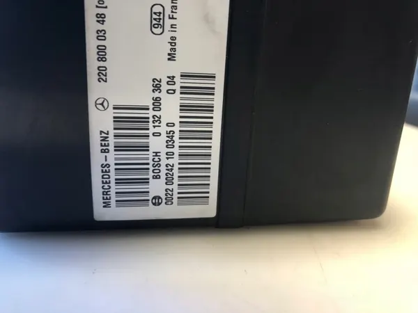 Mercedes W220 central låspump OEM 2208000348 image 4
