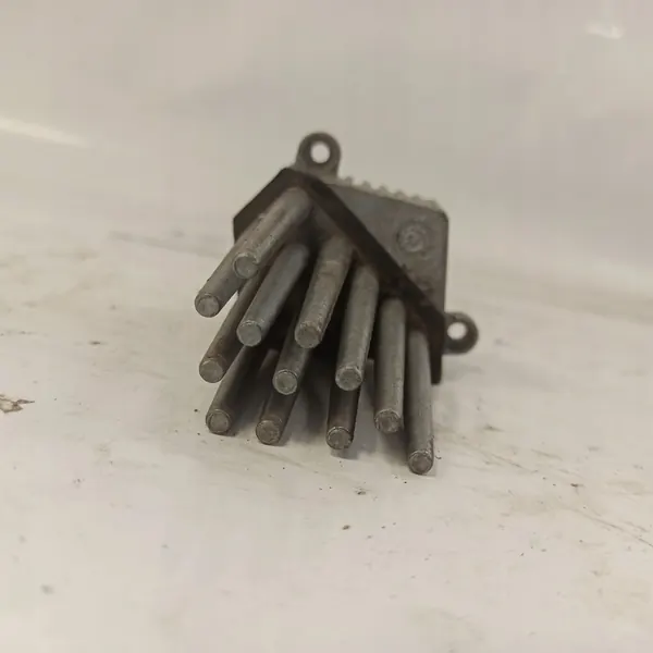 BMW E46 Blower Resistor 8383835 image 4