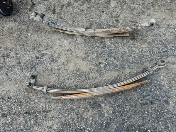 ISUZU D-MAX II 2.5 D RESOR - Ballesta Usada OEM image 2