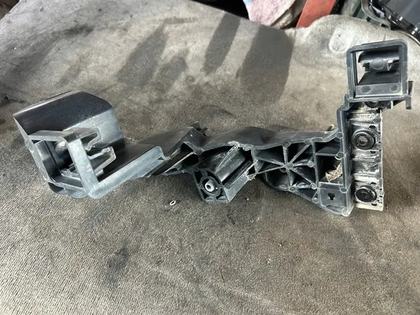 Kia Ceed II LIFT Glissière de Monture de Phare Gauche image 2