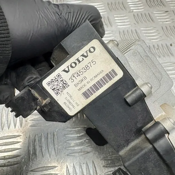 Volvo akun latausmoduuli OEM 31453875 - Käytetty image 6