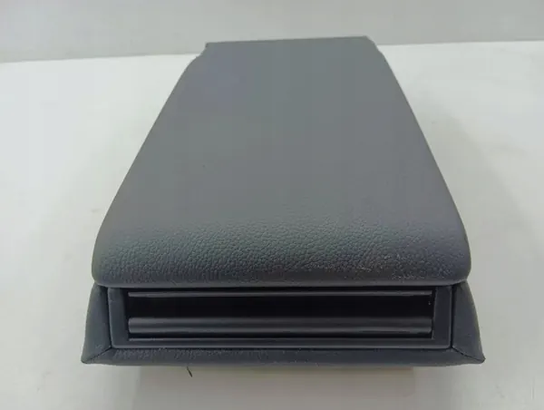 Mercedes-Benz C W204 achterste armsteun OEM AMD109700 image 2